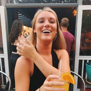 Meet your Posher, Christina